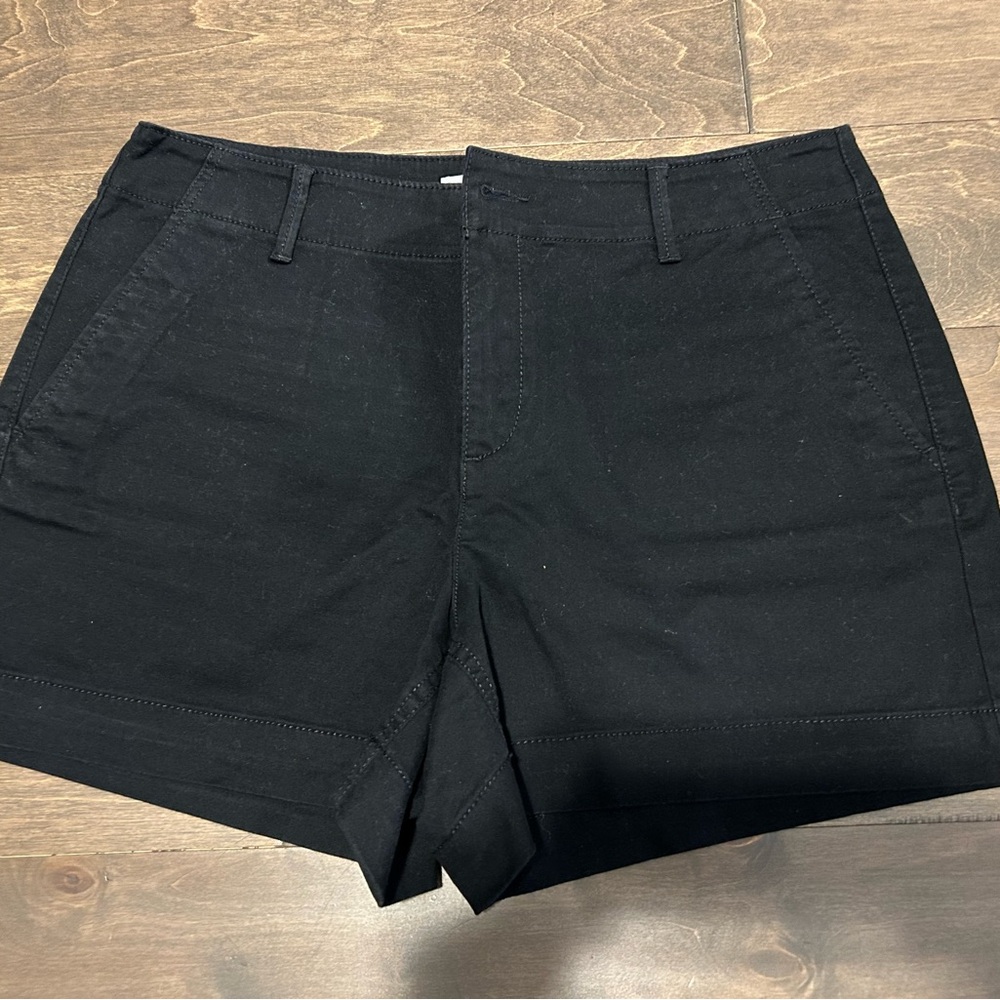 LOFT Black Bermuda Shorts Classic Cotton Design
